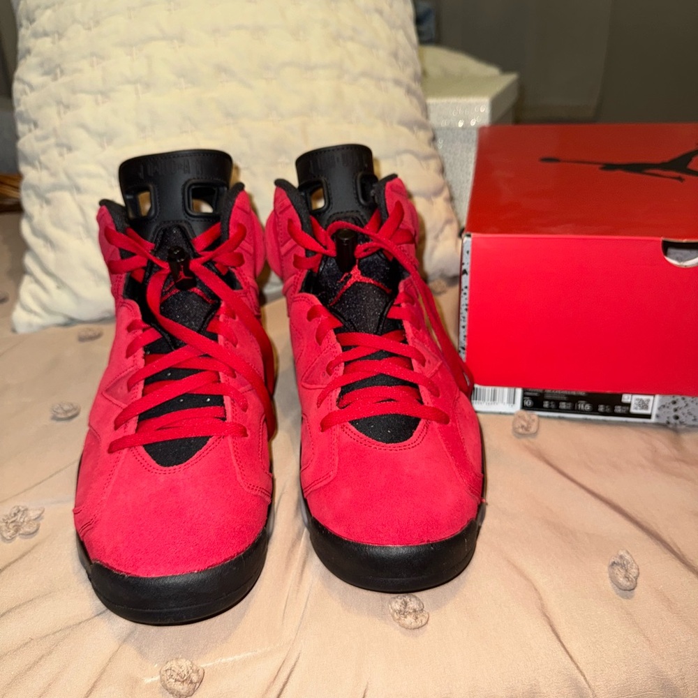 AIR JORDAN 6 RETRO